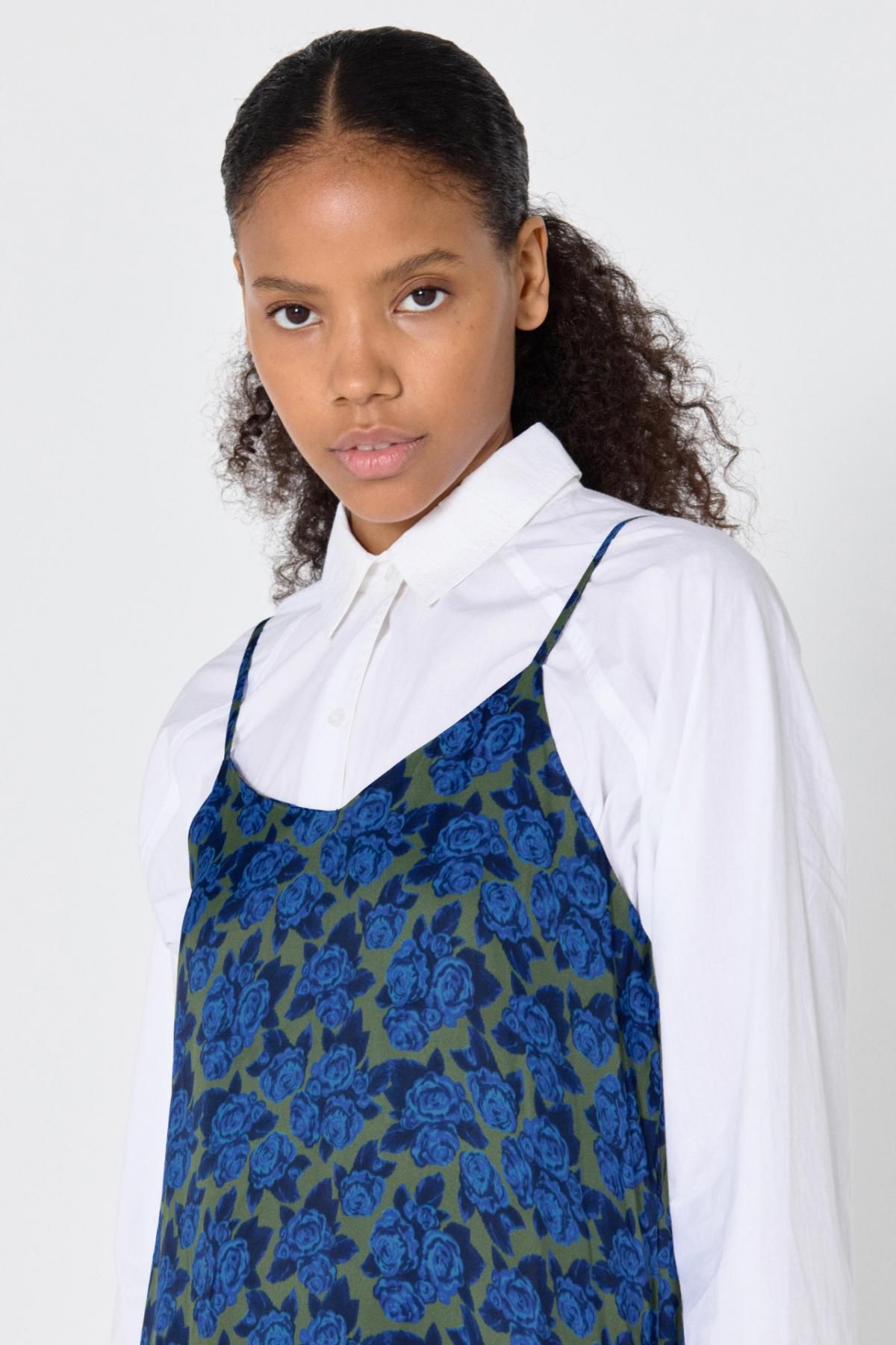 타이니코튼 플로럴 슬리브리스 미디 원피스 Vestido roses AW24-616P08 ONE COLOR - 상세 이미지 4
