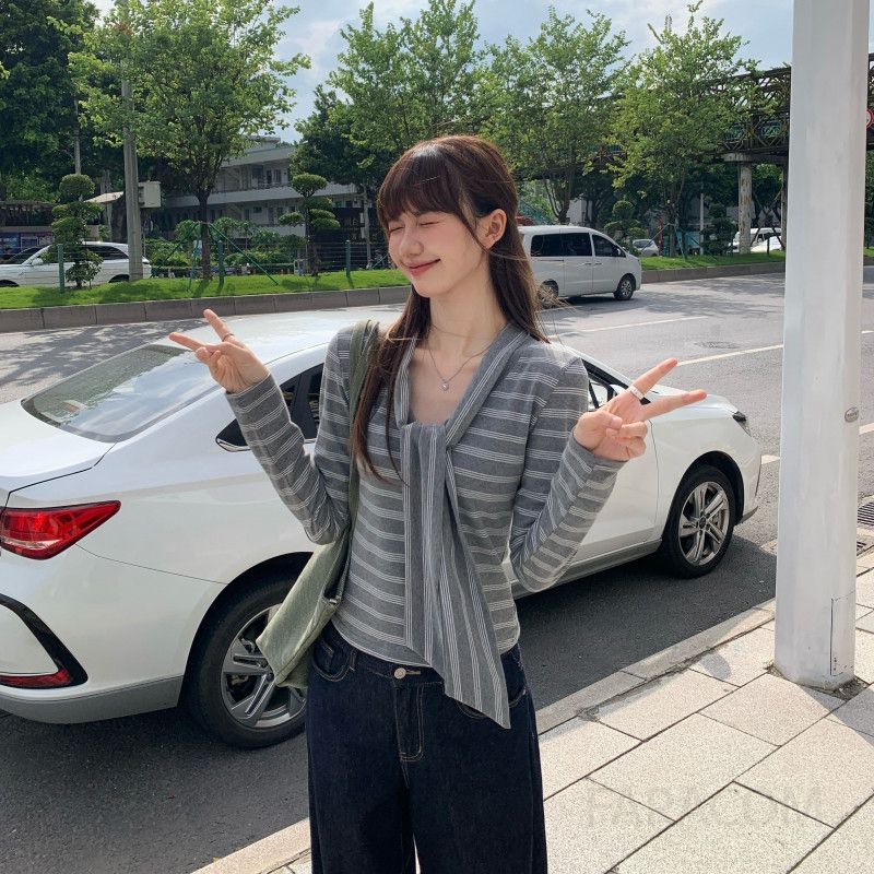 여성긴팔티셔츠 가을 라운드티셔츠 독특한 디자인 레이어드 스타일링 베이스 레이어 편안한 착용감 - 상품 이미지