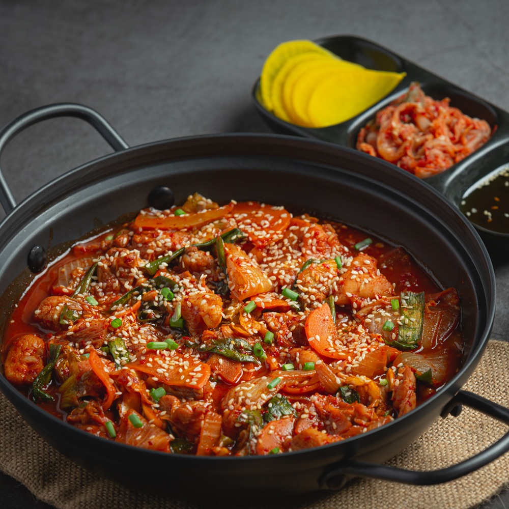 칼칼한 묵은지 돼지 김치찜 1480g 전골 국물요리 - 메인 이미지