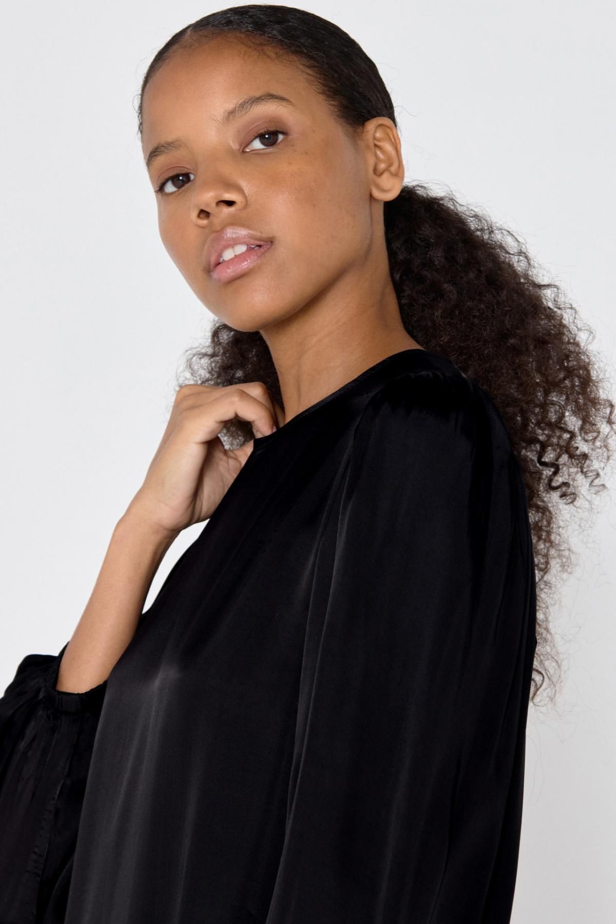 타이니코튼 러플 미디 원피스 블랙 AW24-609102 ONE COLOR - 상세 이미지 5