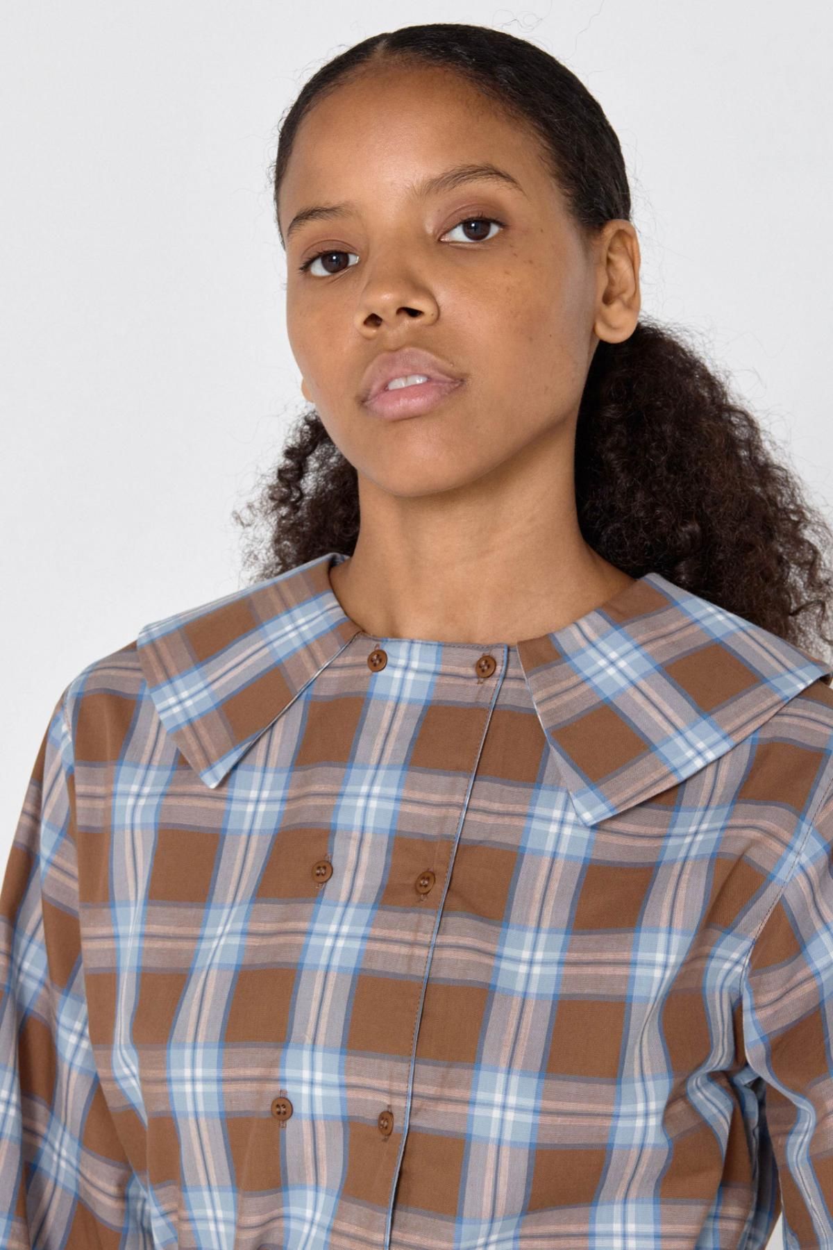 타이니코튼 트렌디 체크 패턴 루즈핏 블라우스 AW24-783M06 ONE COLOR - 상세 이미지 5