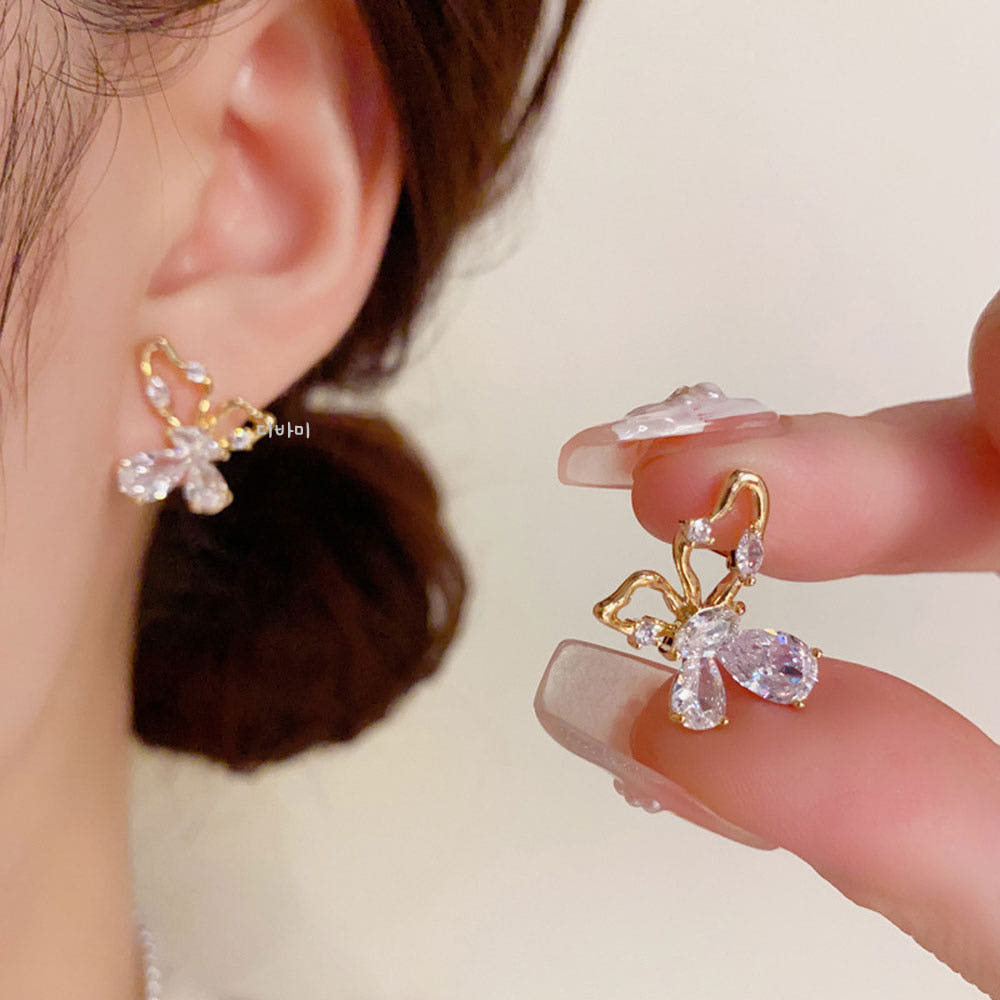 S925 은침 큐빅 포인트 나비 이어링 14K 알러지없는귀걸이 - 메인 이미지
