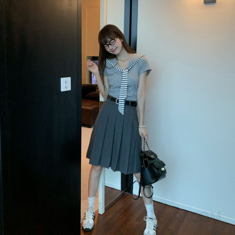 여름 여성용 슬리밍 V넥 회색 줄무늬 반팔 티셔츠 시원한 착용감과 허리 완성 - 상세 이미지 2