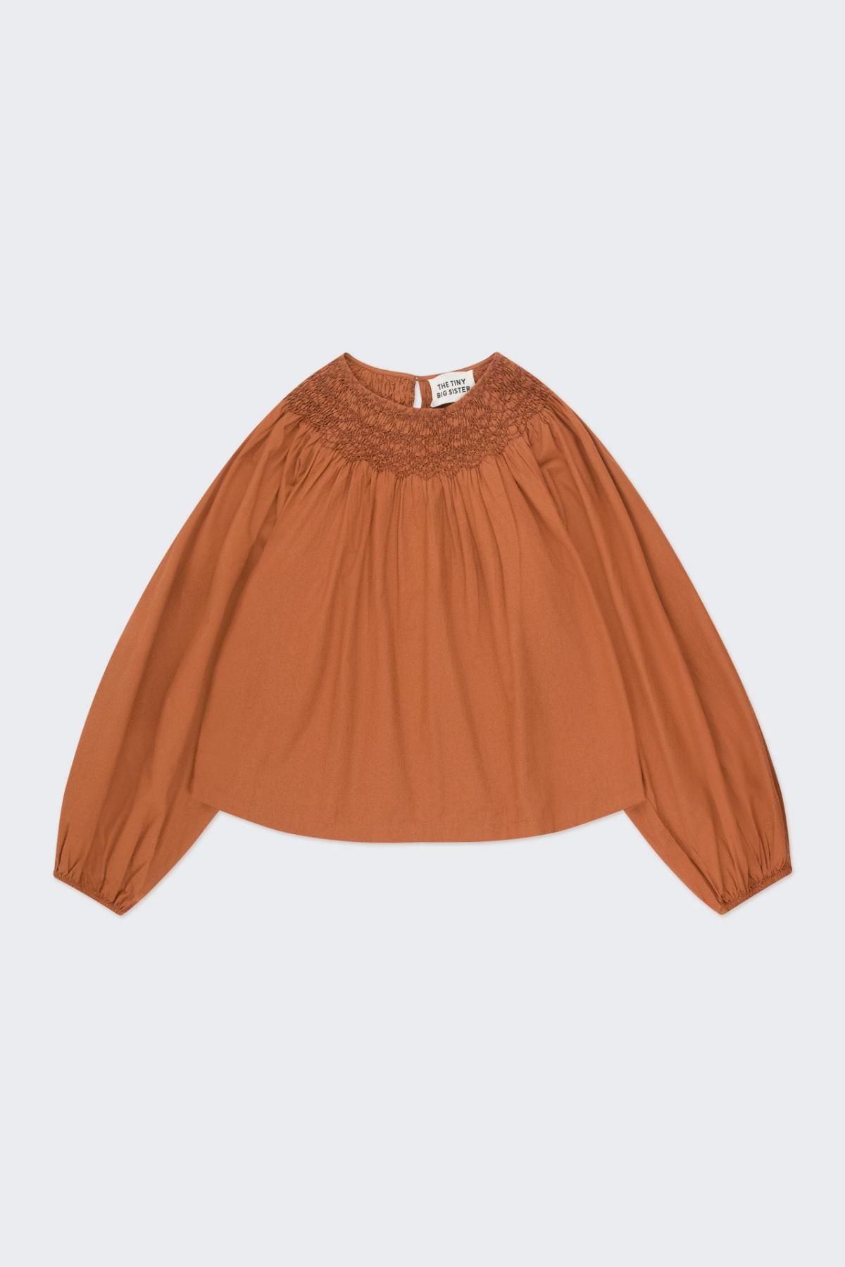 타이니코튼 스모크디테일 블라우스 AW24-619M06 ONE COLOR - 메인 이미지