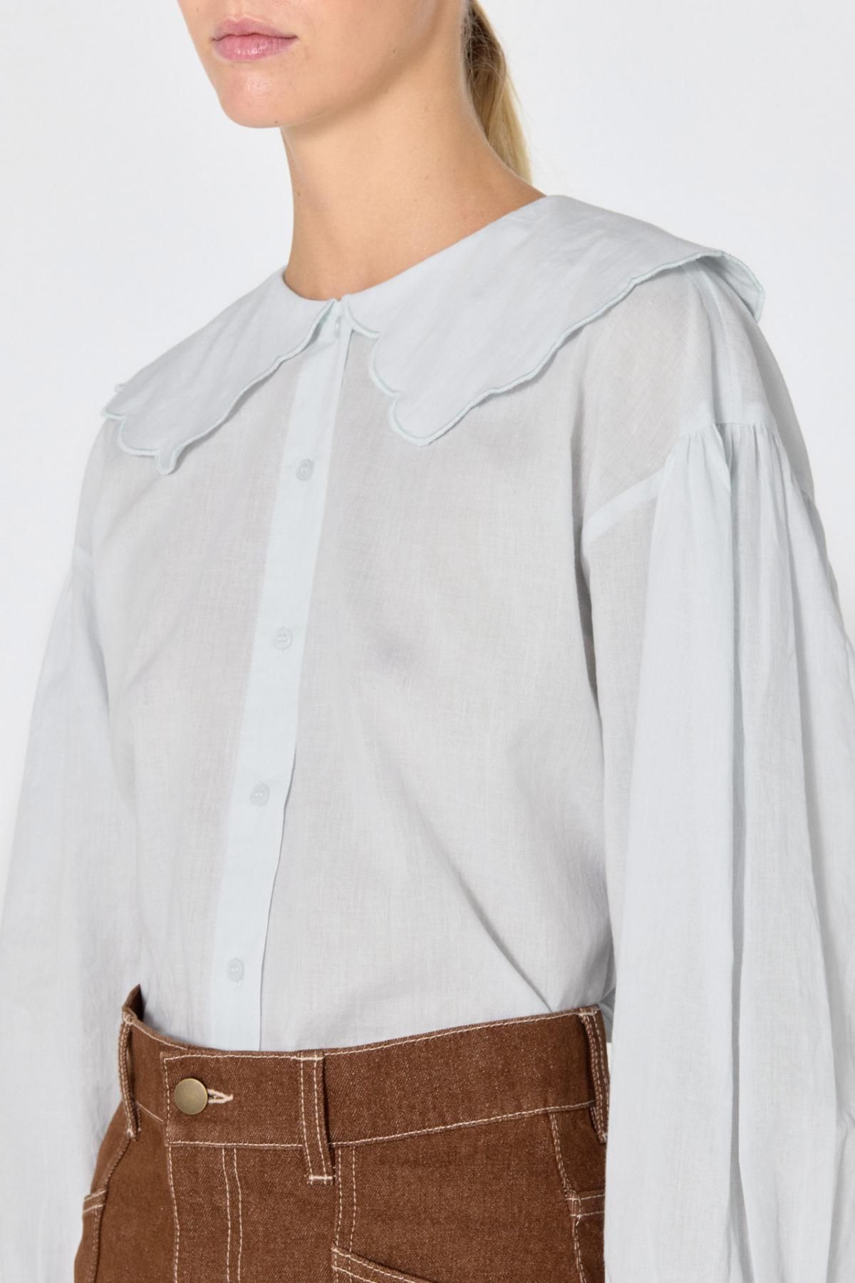 타이니코튼 러블리 스캘럽카라 라이트블루 셔츠 AW24-623J24 PALE BLUE - 상세 이미지 5