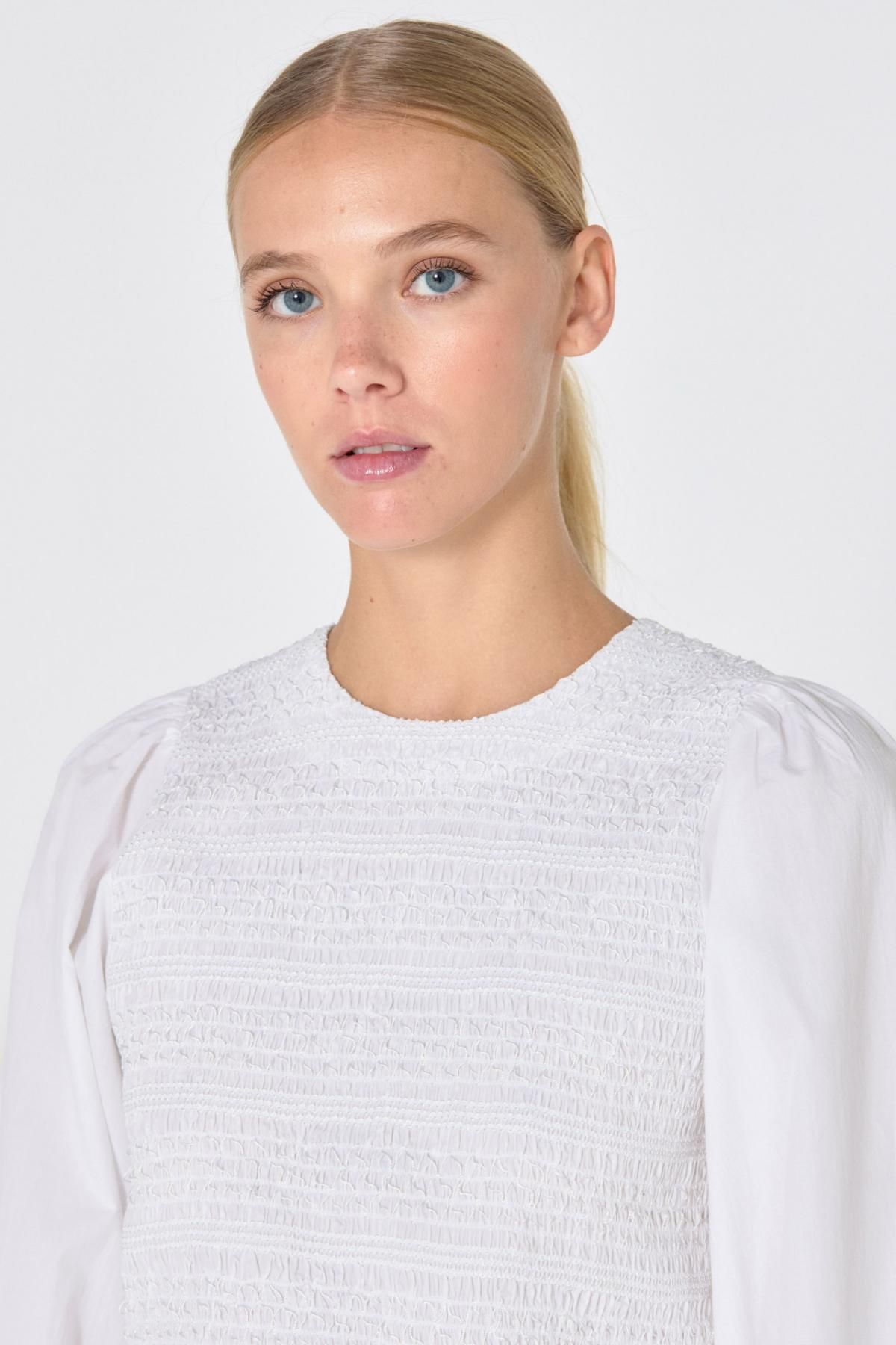 타이니코튼 스모킹 디테일 퍼프소매 블라우스 AW24-622101 ONE COLOR - 상세 이미지 5