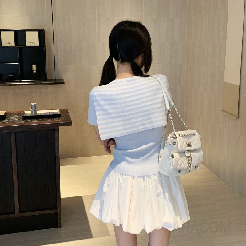 여성 여름 스트라이프 브이넥 반팔 티셔츠 슬림핏 캐주얼 니트웨어 시원한 착용감 데일리 스타일 - 상세 이미지 4