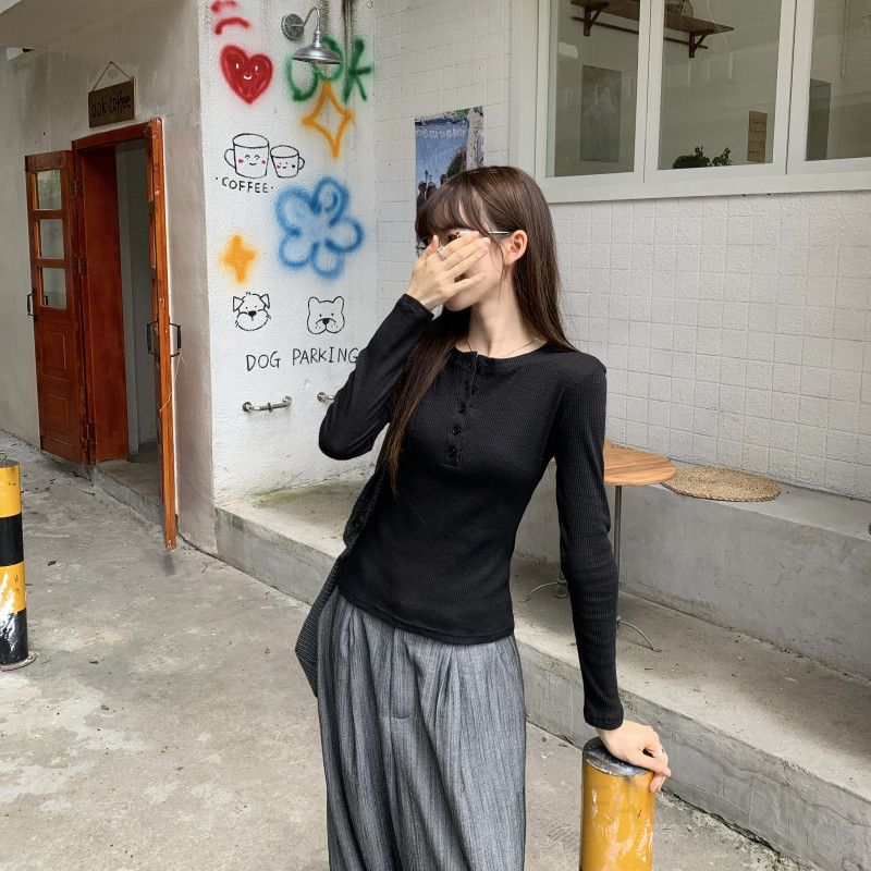 여성 유럽 스타일 긴팔티셔츠 가을 겨울 플리스 안감 레이어드 이너웨어 세련된 디자인 편안한 착용감 활용도 높은 티셔츠 - 상세 이미지 3