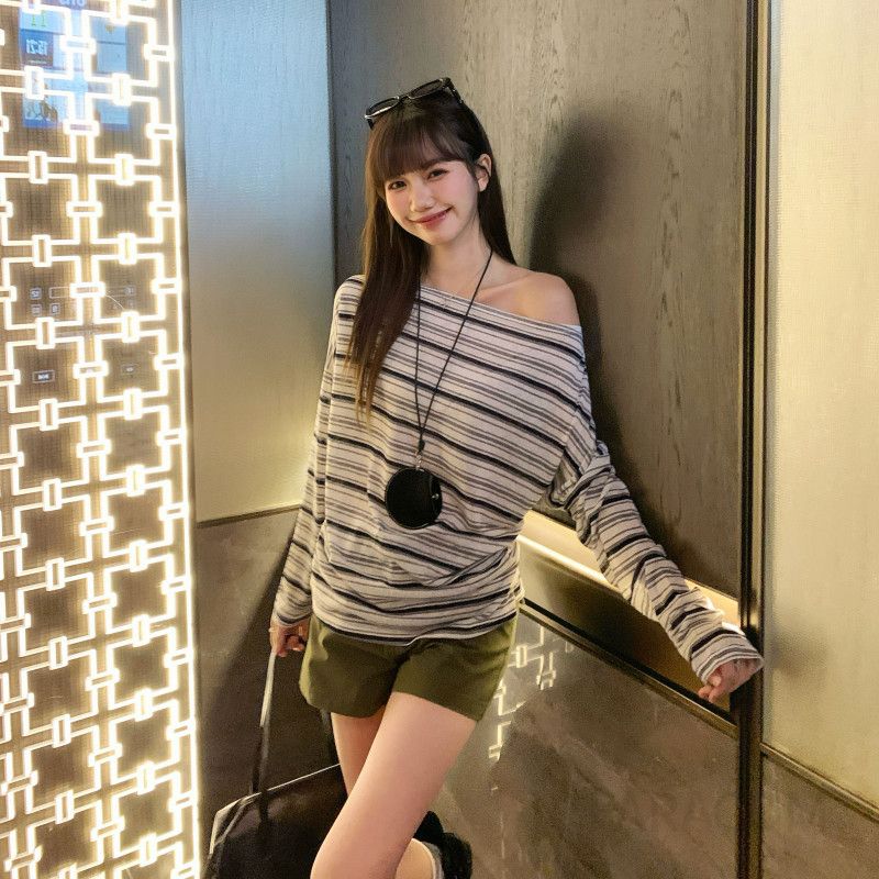 여성 스트라이프 긴팔 티셔츠 여유로운 스타일 초가을 허리 오프숄더 탑 캐주얼한 착용감 레이어드 가능한 편안한 디자인 - 상세 이미지 3
