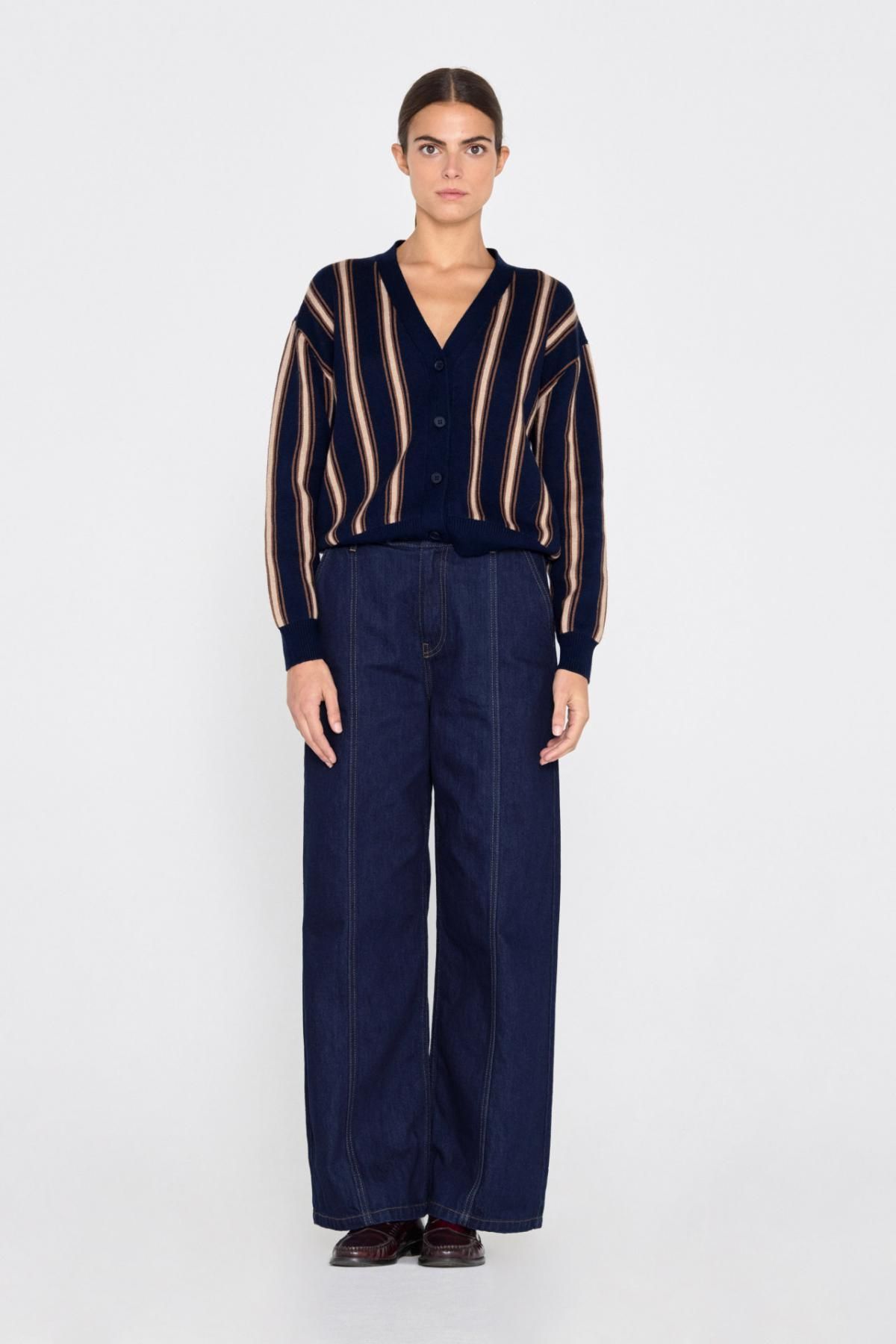 타이니코튼 스트라이프 브이넥 니트 가디건 AW24-715107 ONE COLOR - 상세 이미지 4