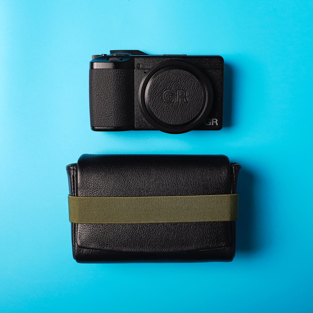 가죽 파우치 수납 모습