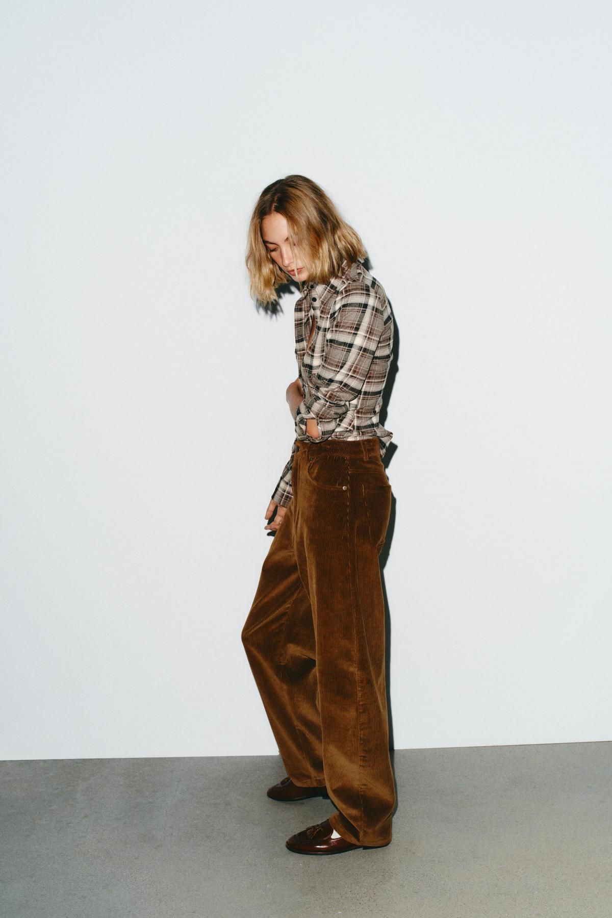자라 코듀로이 와이드 포켓 팬츠 5427/519 LIGHT BROWN - 상세 이미지 4