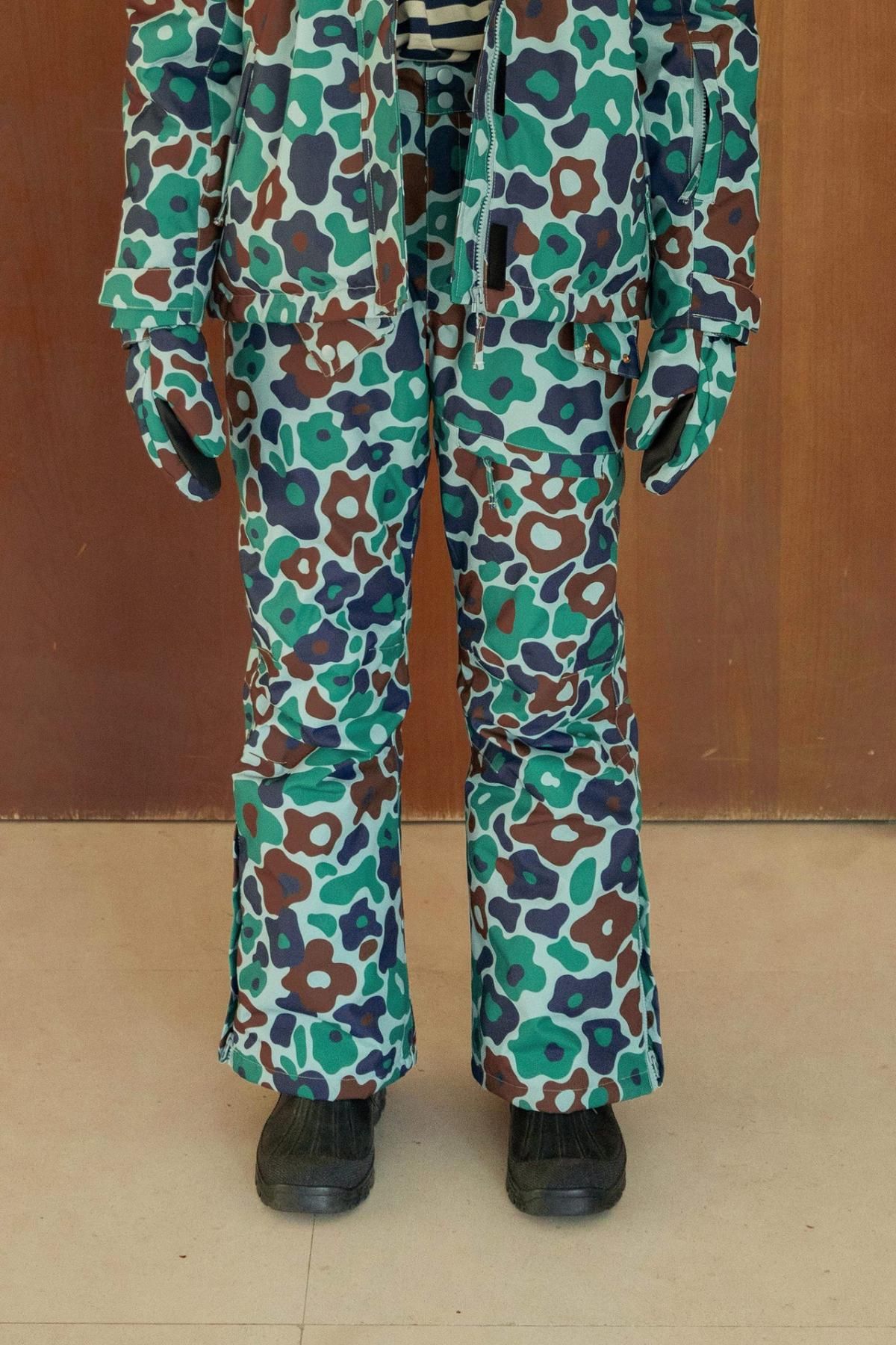 타이니코튼 테크니컬 플라워 패턴 스키 팬츠 AW22-728-K09 ONE COLOR - 상품 이미지