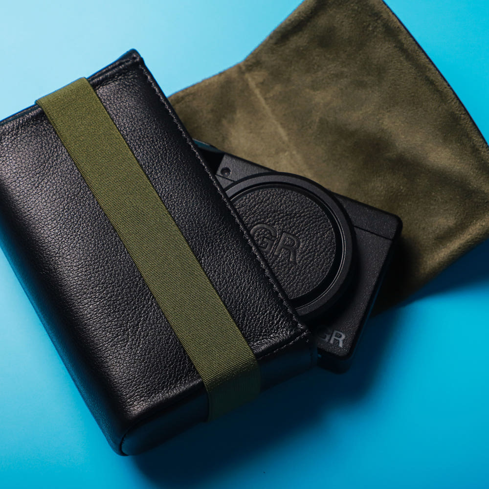 가죽 파우치 내부 수납 이미지