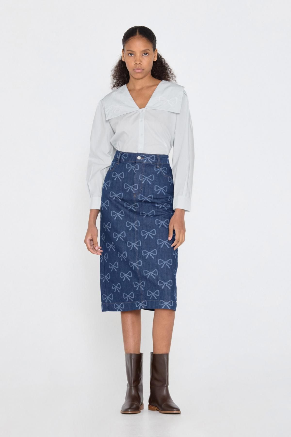 타이니코튼 모던 화이트 브이넥 리본 블라우스 AW24-624J24 ONE COLOR - 상세 이미지 4