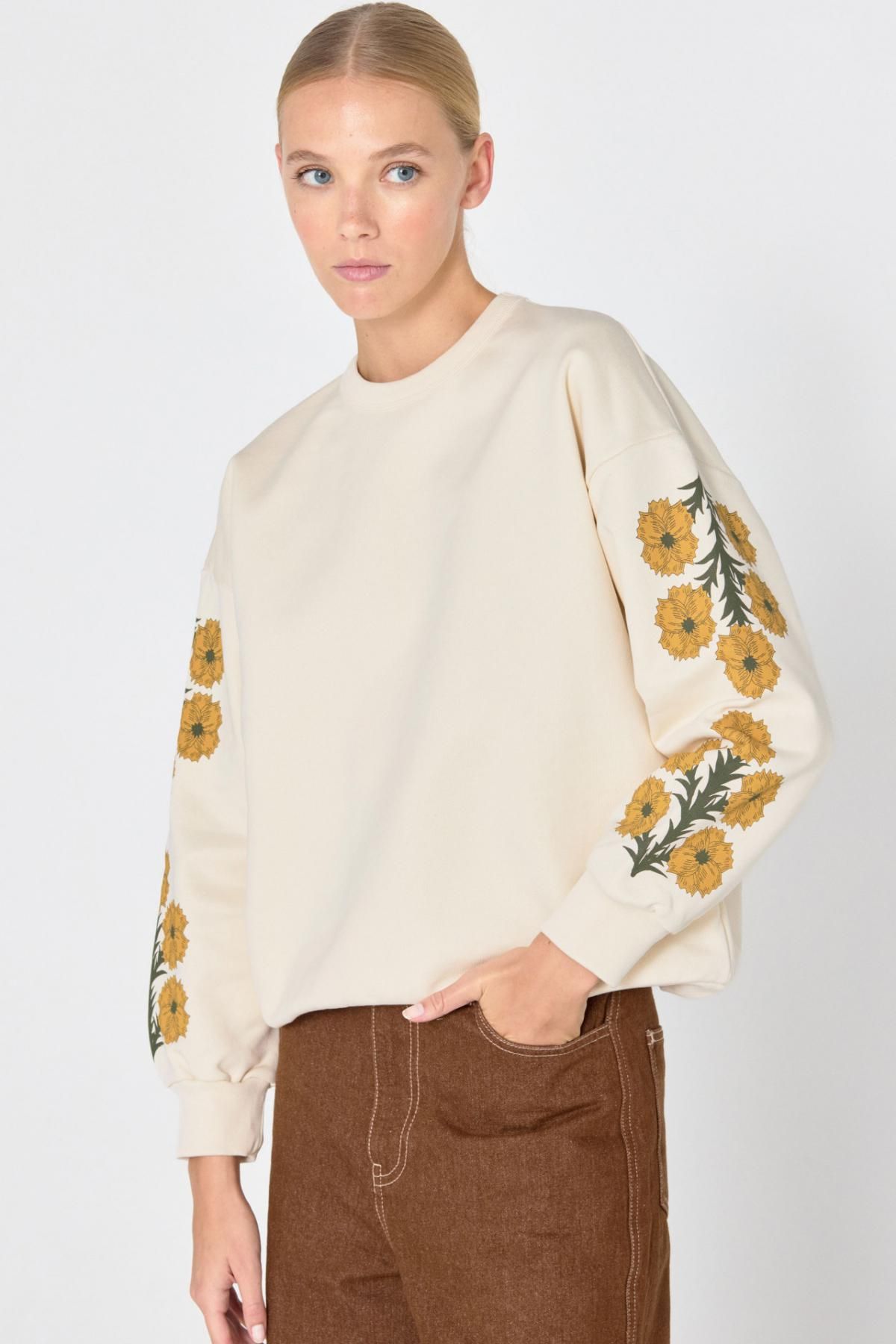 타이니코튼 플라워 자수 아이보리 맨투맨 AW24-742103 ONE COLOR - 상세 이미지 3