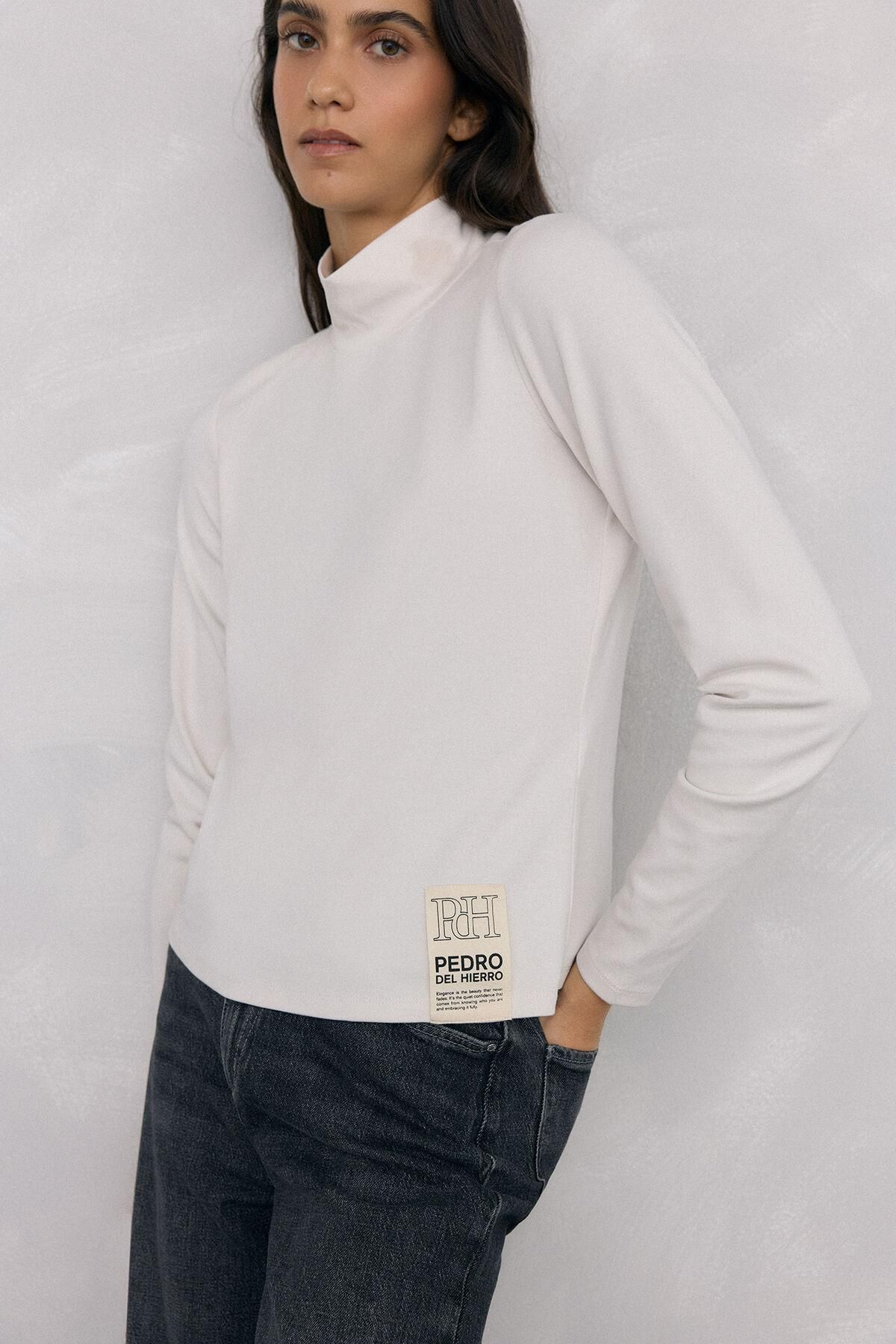 페드로 델 이에로 미니멀 하이넥 긴팔 티셔츠 8622515 BLANCO - 상품 이미지