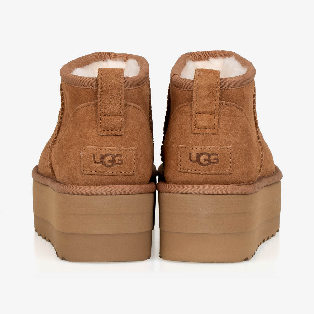 어그 클래식 울트라 미니 플랫폼 부츠 1135092-CHE