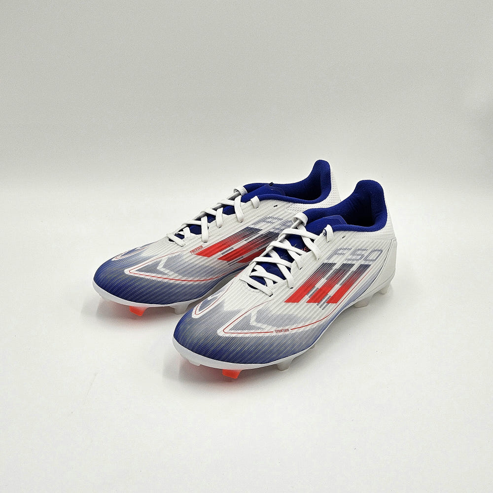 축구화 스터드 비교 사진