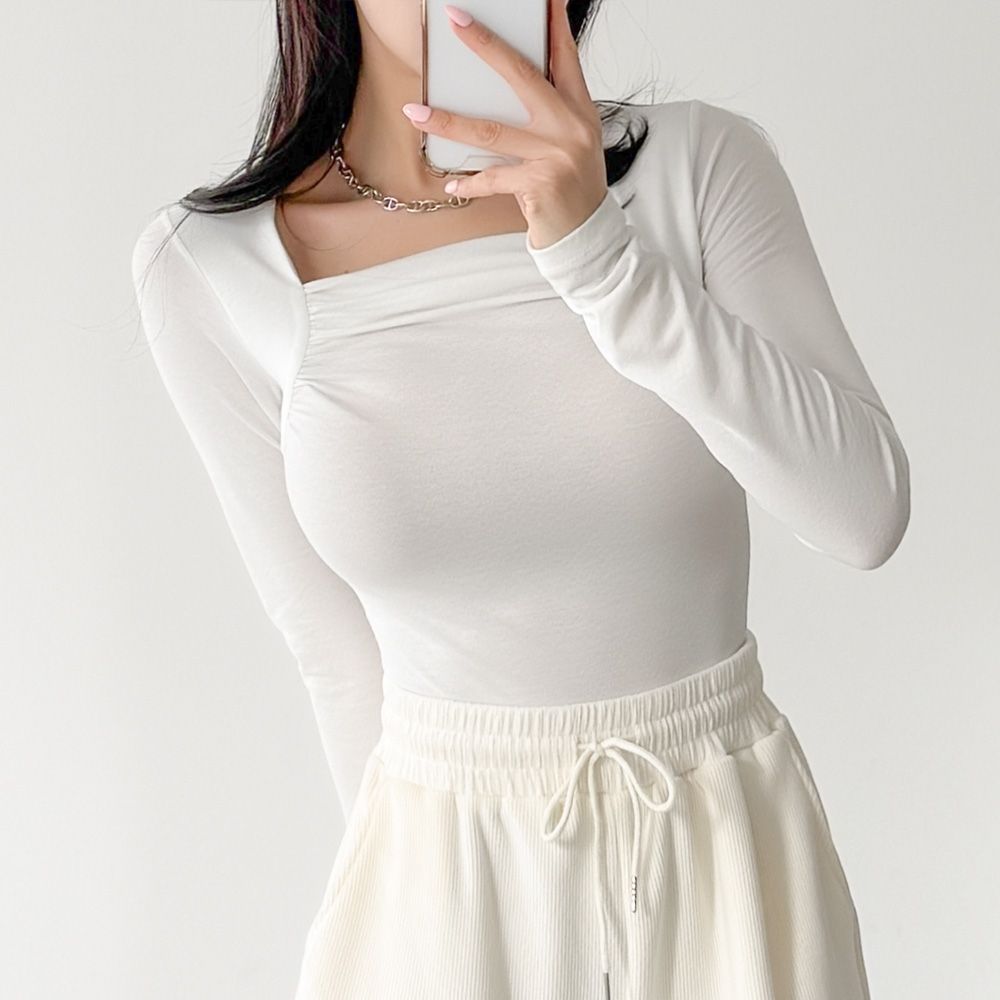 루세바 스퀘어넥 포인트 슬림 티셔츠 AA1158 - 상품 이미지