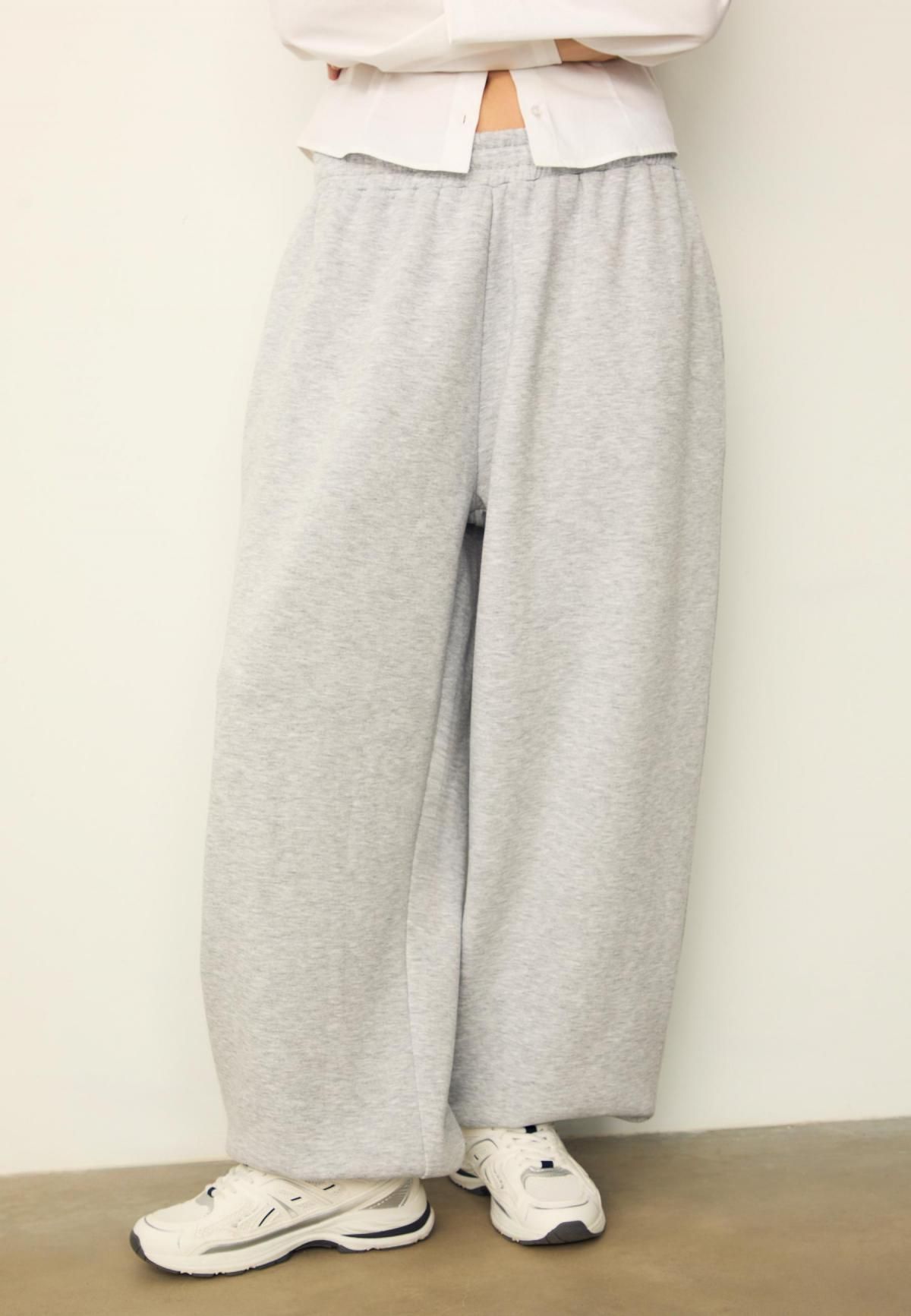 스트라디바리우스 벌룬 조거 팬츠 밴딩 라이트그레이 8303/102 GREY MELANGE - 상품 이미지