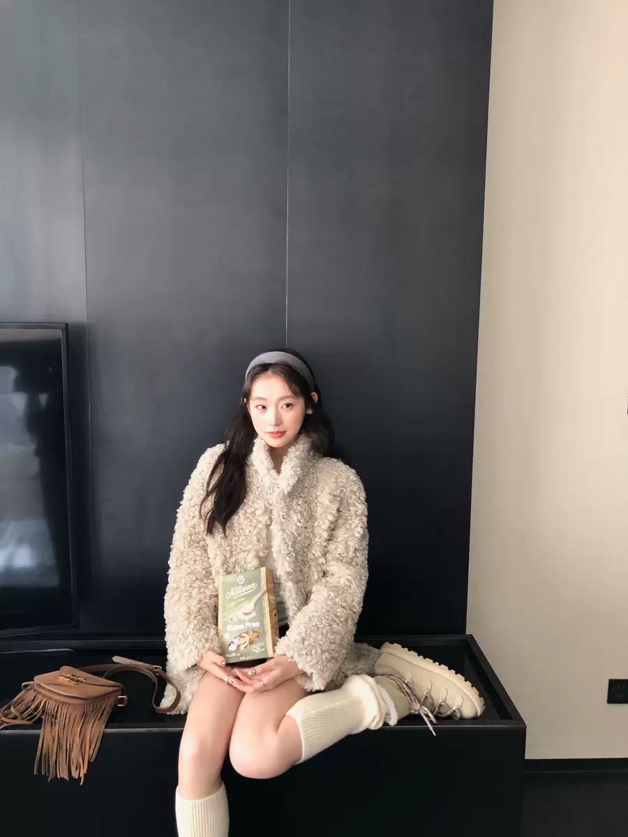 토스카나 페이크 퍼 자켓 우아하고 세련된 스타일 - 상세 이미지 4