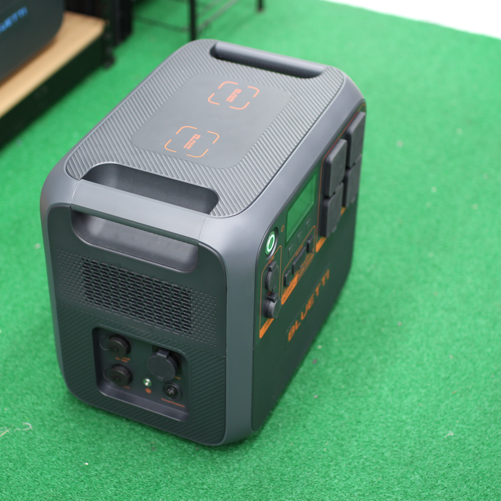 (+자체제작가방)블루에티 AC200PL 2,304Wh 용량 / 2400W 인버터 ,올인원 파워뱅크 - 상세 이미지 4