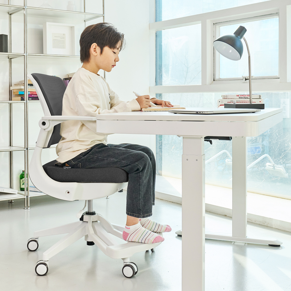 피치트렌디 헤이체어 어린이의자 초등학생 책상 의자 팔걸이 수납 화이트-블랙(회전 중심봉)