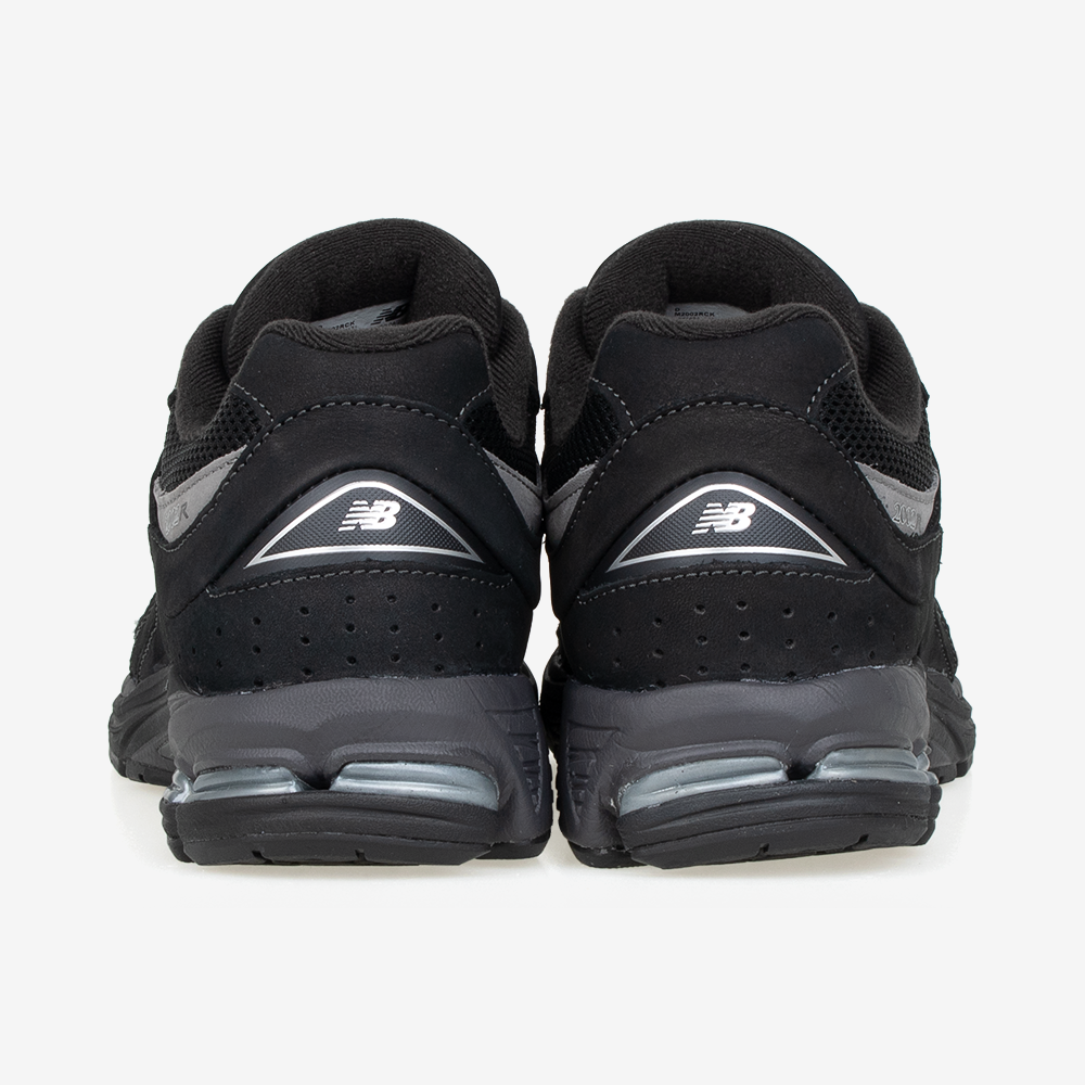 뉴발란스 2002R 운동화 M2002RCK