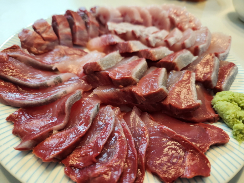 돼지 대방어회 300g, 부위랜덤 주문즉시 손질·진공포장 - 상품 이미지