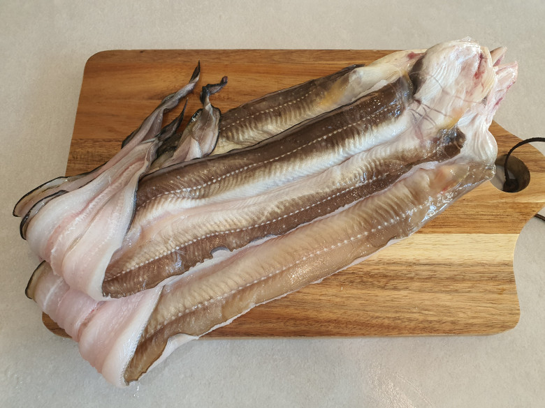 통영산 생물 통통 바다장어 1kg (2~3미) 산지직송 손질장어 소스포함 - 상세 이미지 4