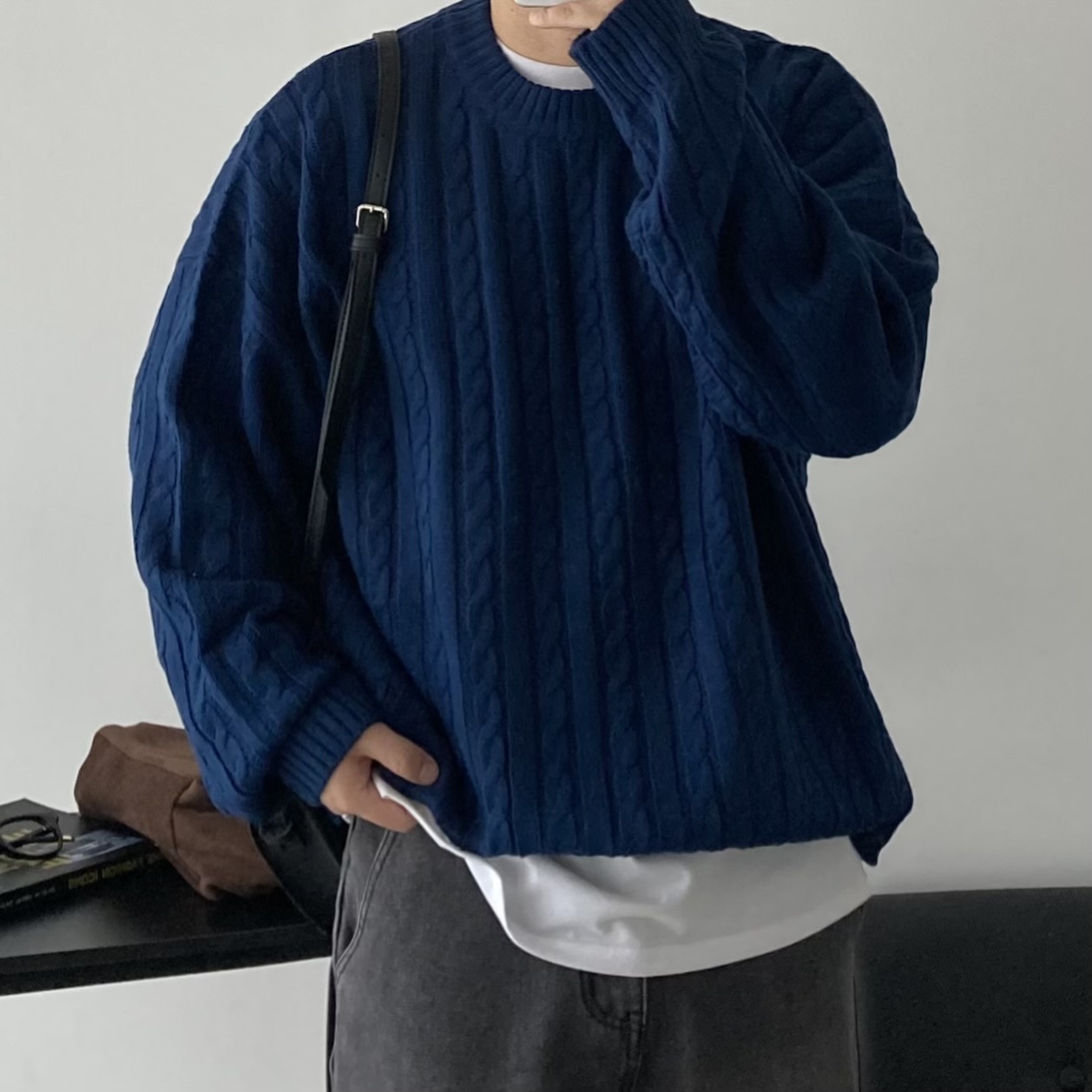 남자니트 오버핏 라운드 꽈배기 알페 남성긴팔스웨터 - 상세 이미지 4