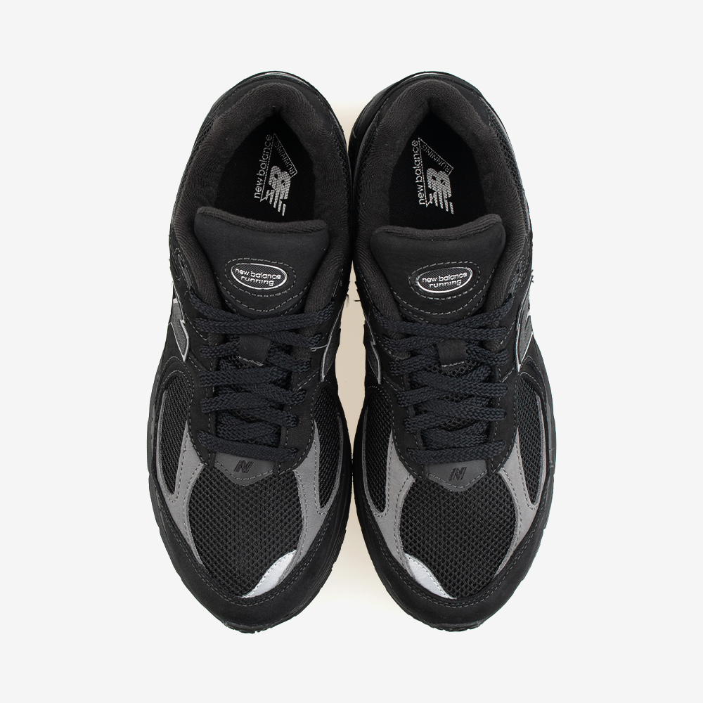 뉴발란스 2002R 운동화 M2002RCK