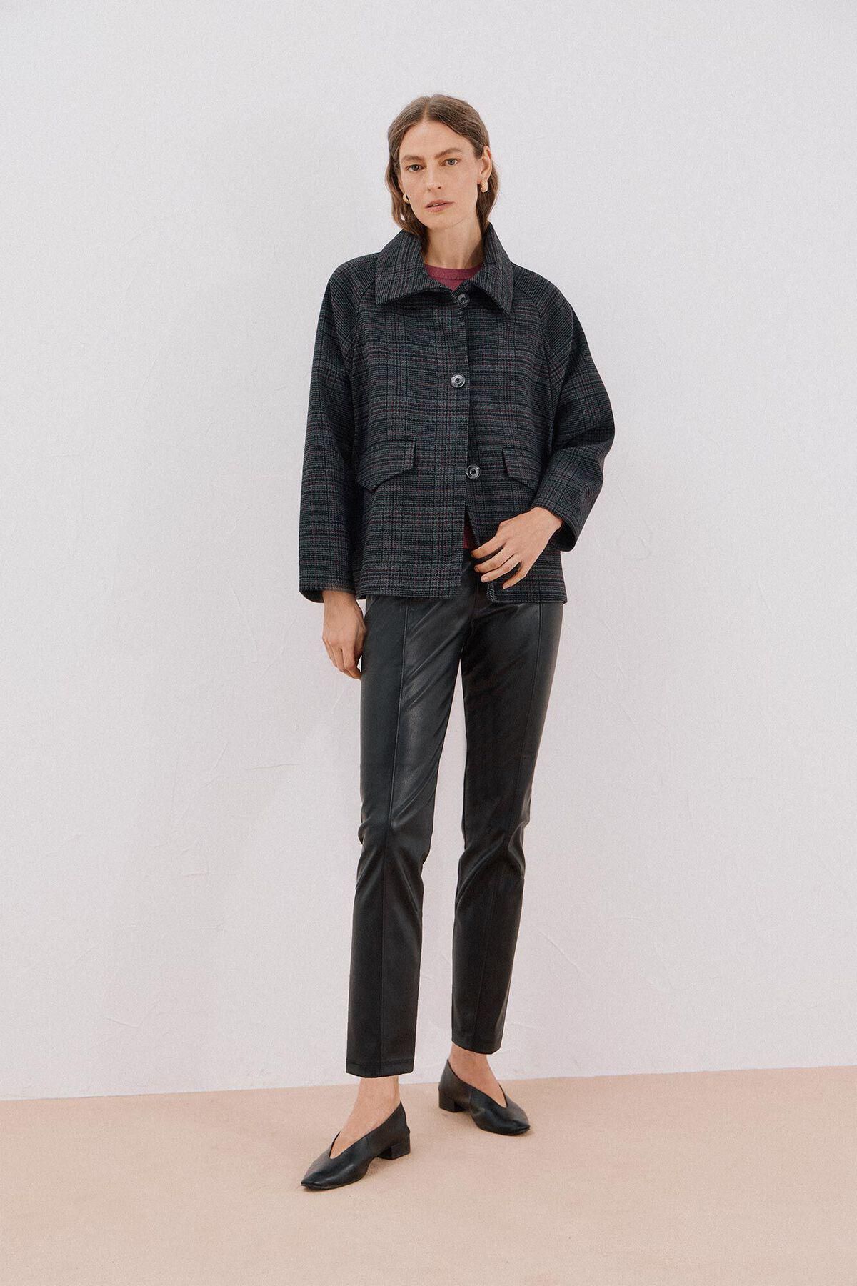 꼬르떼피엘 클래식 체크 패턴 숏 코트 6502126 ESTAMPADO GRIS - 상세 이미지 4