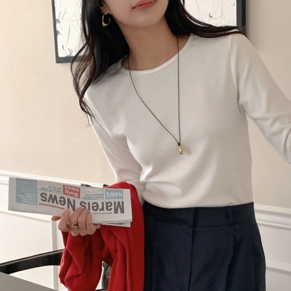 데일리즈 겨울여자긴팔 라운드넥 피치기모이너티 자체체작 제품 이미지