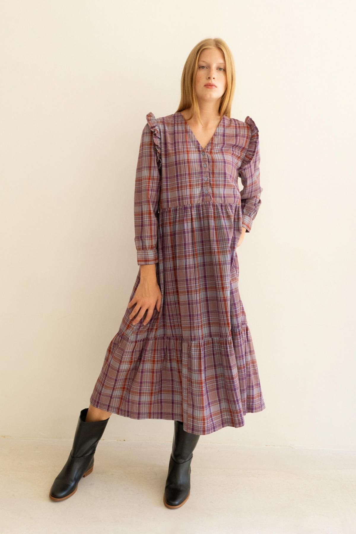 타이니코튼 체크 브이넥 미디 원피스 AW23-656M26 ONE COLOR - 상세 이미지 4
