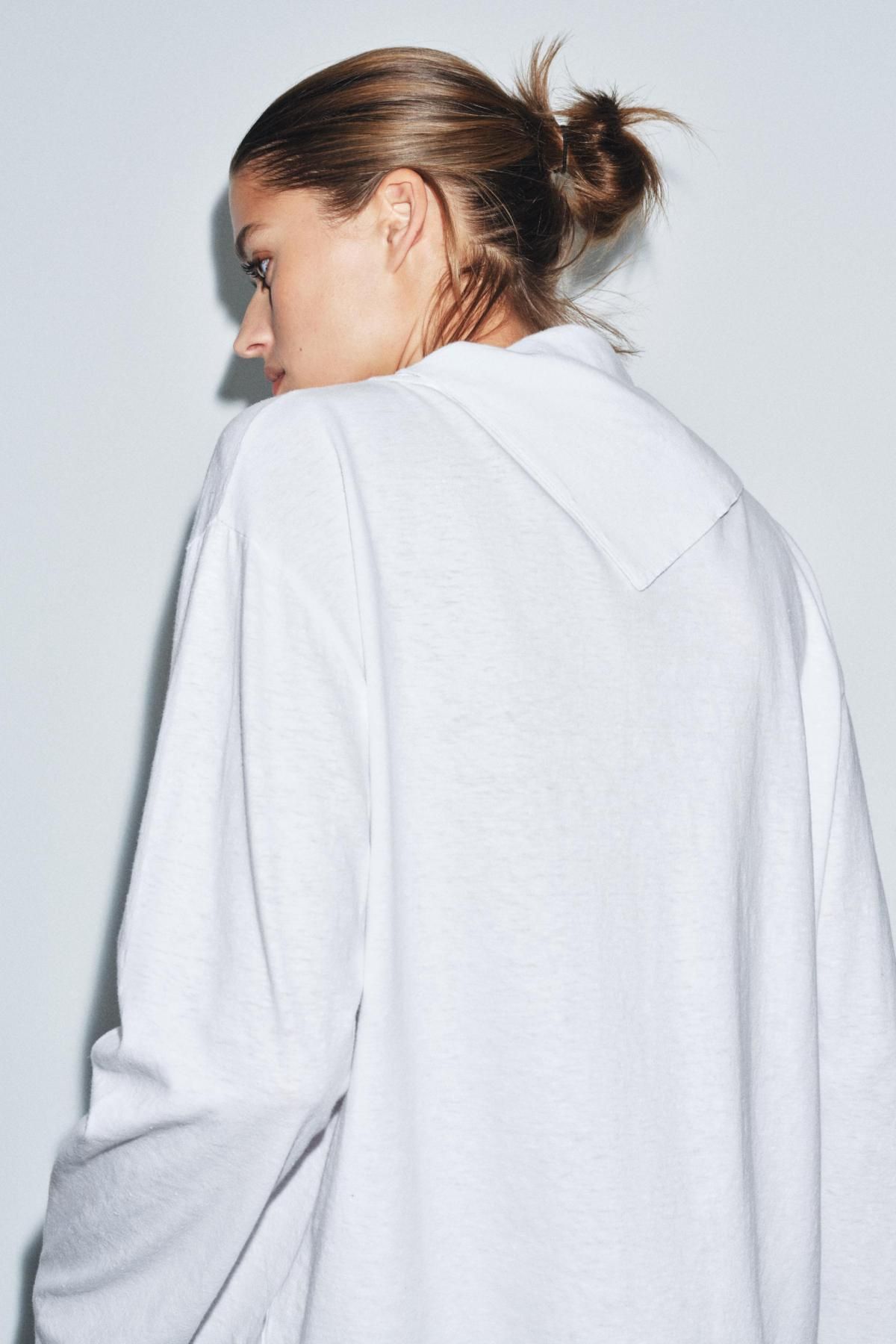 자라 스카프 라운드넥 긴팔 티셔츠 0858/713 WHITE - 상세 이미지 4