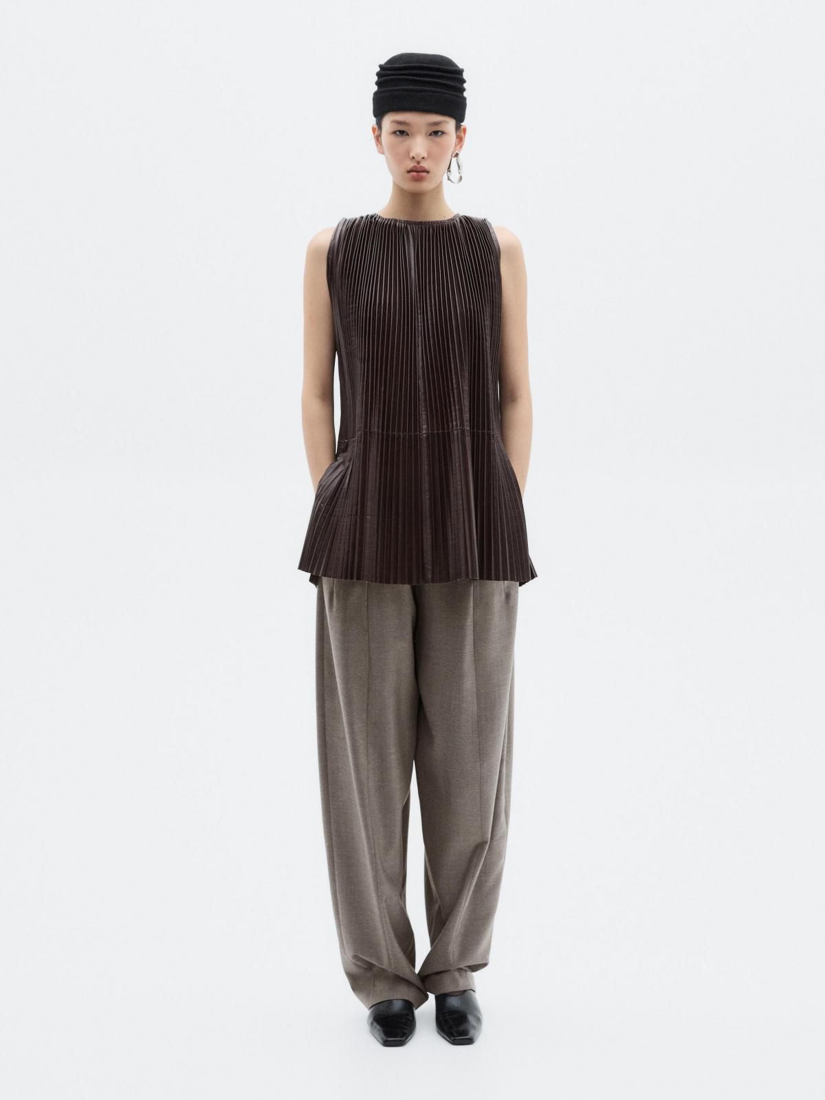 마시모두띠 프리미엄 플리츠 나파 레더 민소매 탑 4747/555 BROWN - 상세 이미지 2