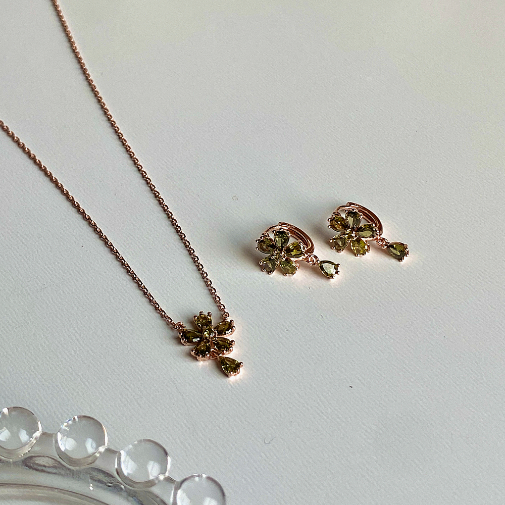 [Color Cubic] 모노그래프 칼리아 여성 주얼리 큐빅 펜던트 꽃 핑크 블루 데일리 목걸이 Peridot 이미지 8