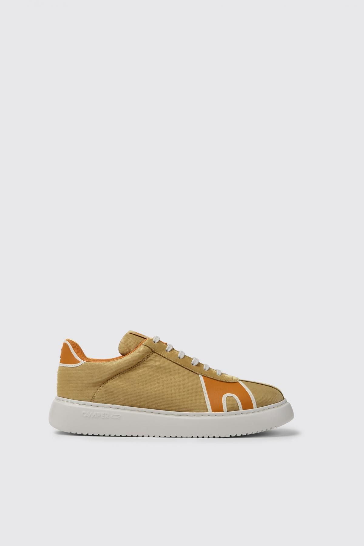 캠퍼 테크니컬 레트로 스니커즈 Runner K21 K100806-002 BROWN - 메인 이미지