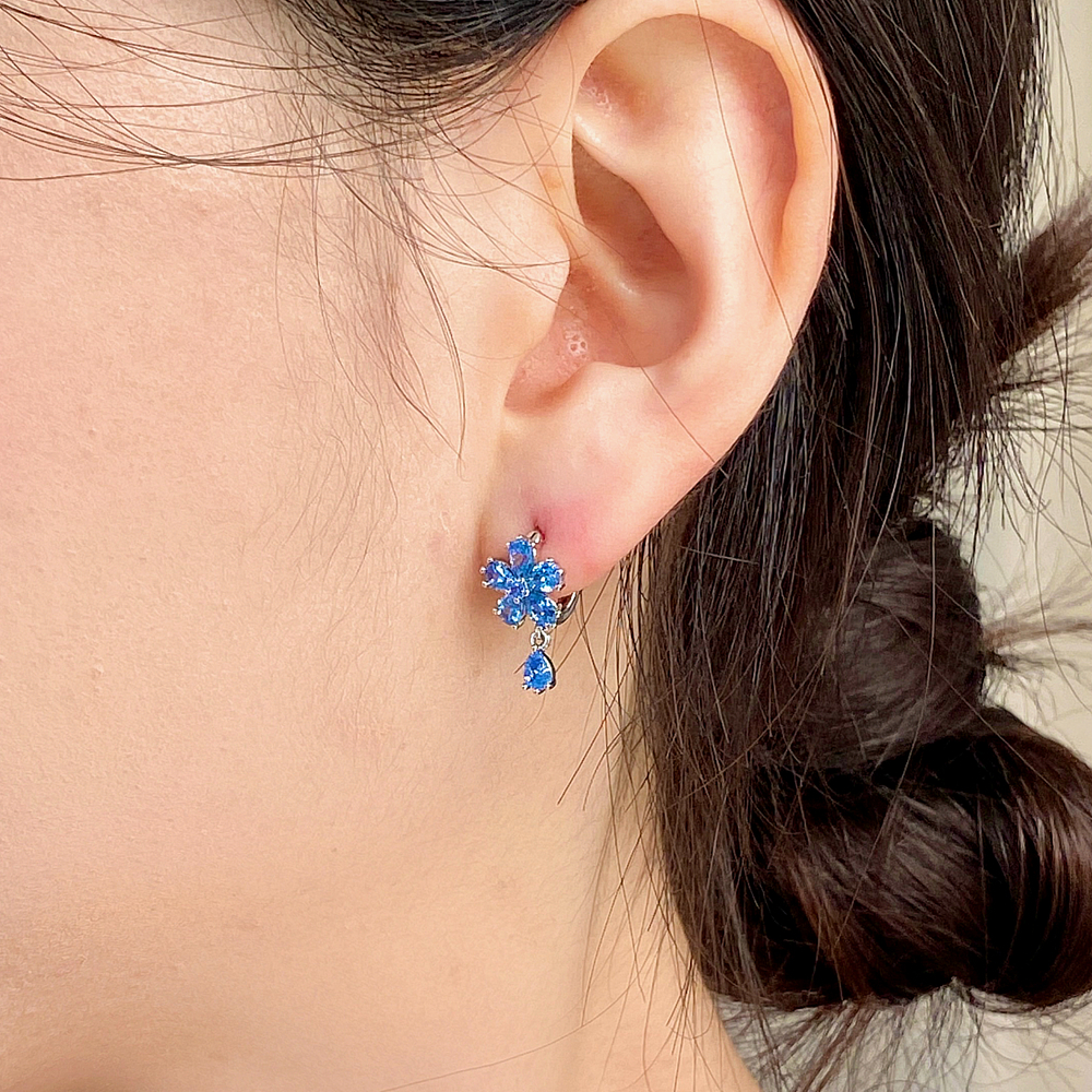 [Color Cubic] 모노그래프 칼리아 여성 주얼리 큐빅 원터치 꽃 핑크 블루 데일리 귀걸이 Blue 이미지 6