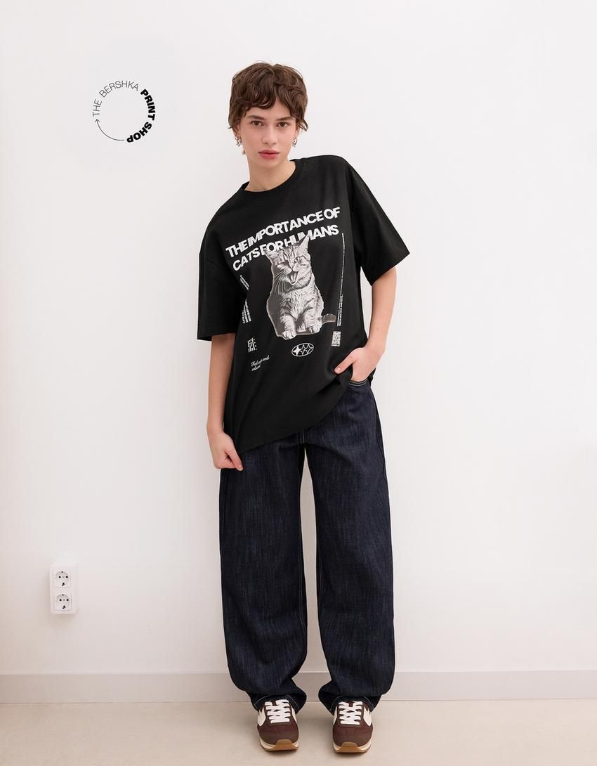버쉬카 Bershka 웨어러블 아트 반팔 티셔츠 2353/821 BLACK - 상세 이미지 2