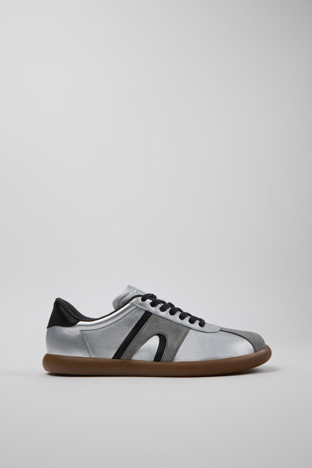 캠퍼 실버 누벅 레더 남성 스니커즈 Pelotas Soller K100937-013 GREY - 상품 이미지