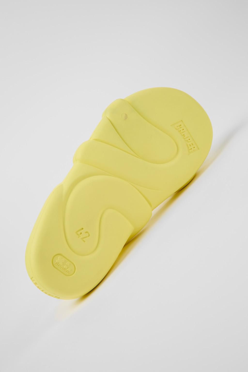 캠퍼 남녀공용 옐로우 스트랩 플랫 샌들 Kobarah K100957-002 YELLOW - 상세 이미지 5