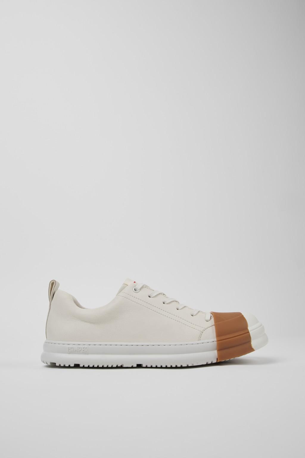 캠퍼 화이트 가죽 로우탑 스니커즈 Junction Runner K100978-006 WHITE - 메인 이미지