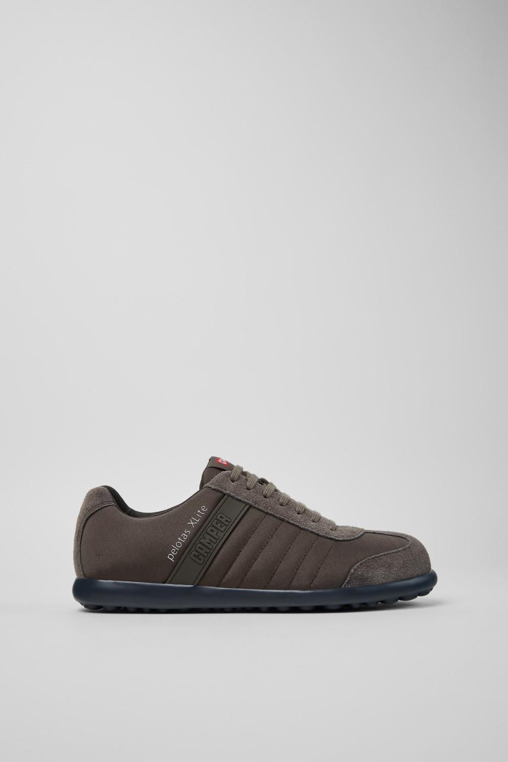 캠퍼 캐주얼 브라운 로우탑 스니커즈 Pelotas XLite 18302-137 BROWN GRAY - 상품 이미지