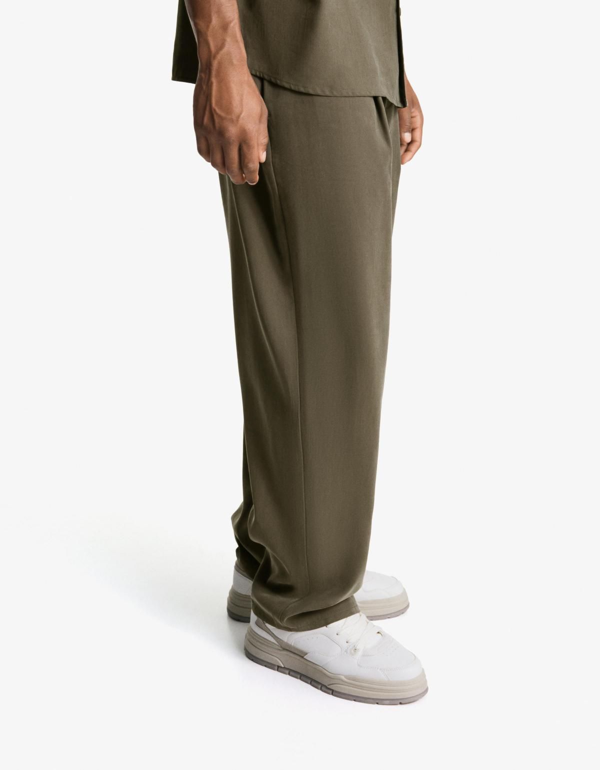 버쉬카 와이드 배기핏 조거팬츠 5415/710 KHAKI - 상품 이미지
