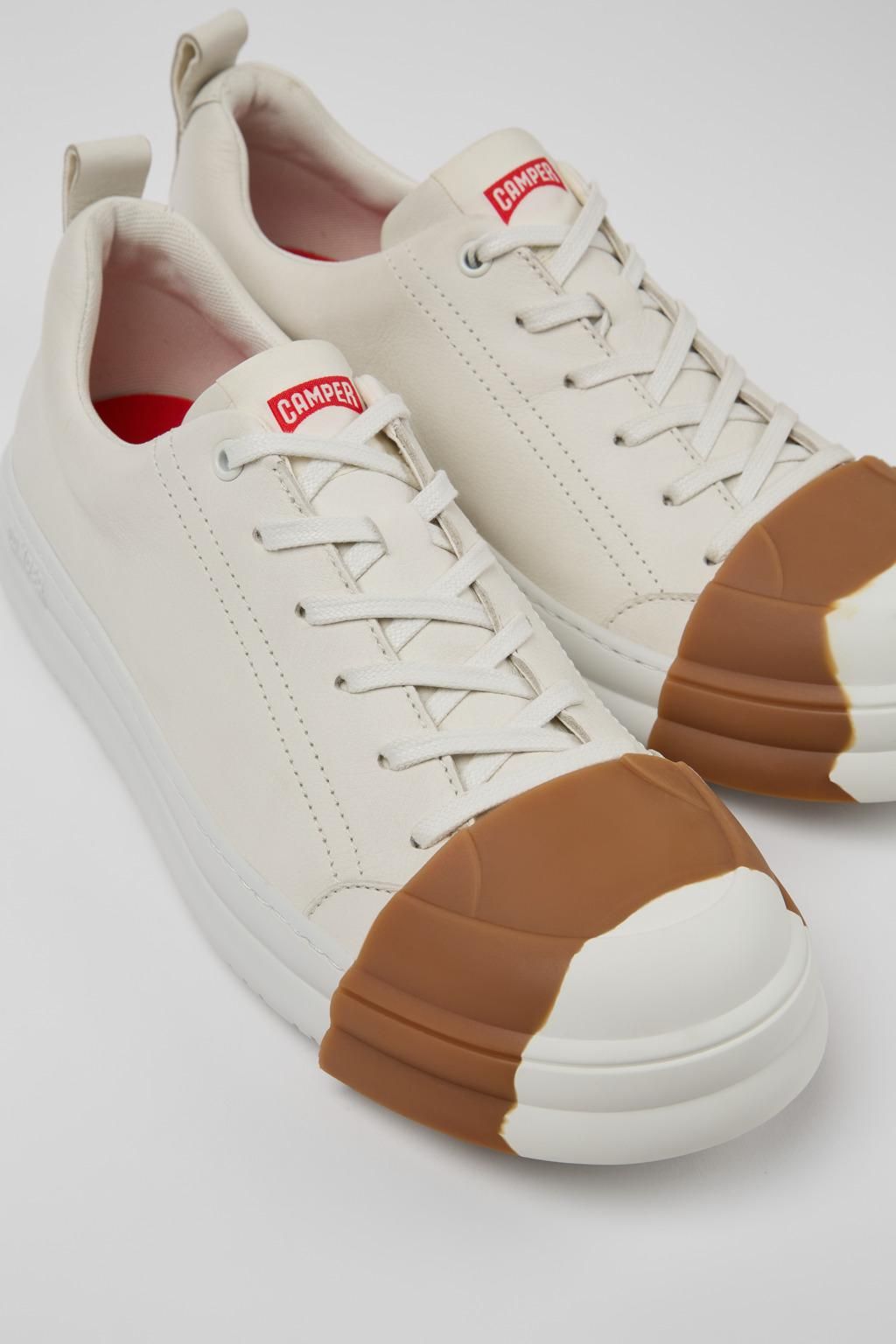 캠퍼 화이트 가죽 로우탑 스니커즈 Junction Runner K100978-006 WHITE - 상세 이미지 2
