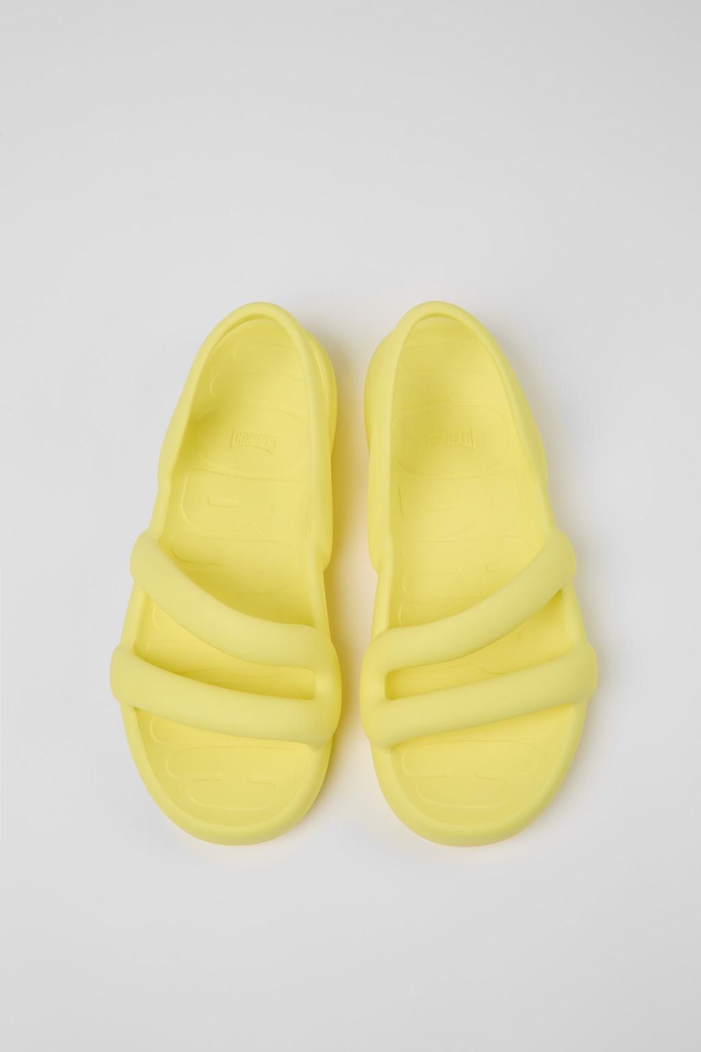 캠퍼 남녀공용 옐로우 스트랩 플랫 샌들 Kobarah K100957-002 YELLOW - 상세 이미지 4