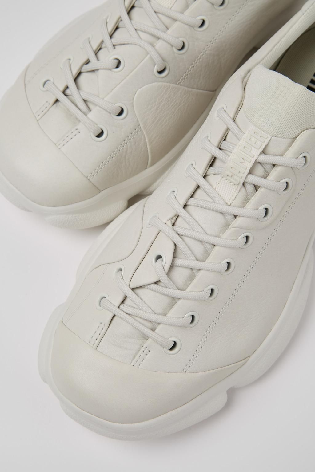 캠퍼 화이트 레더 청키 스니커즈 Karst K100769-006 WHITE - 상세 이미지 2